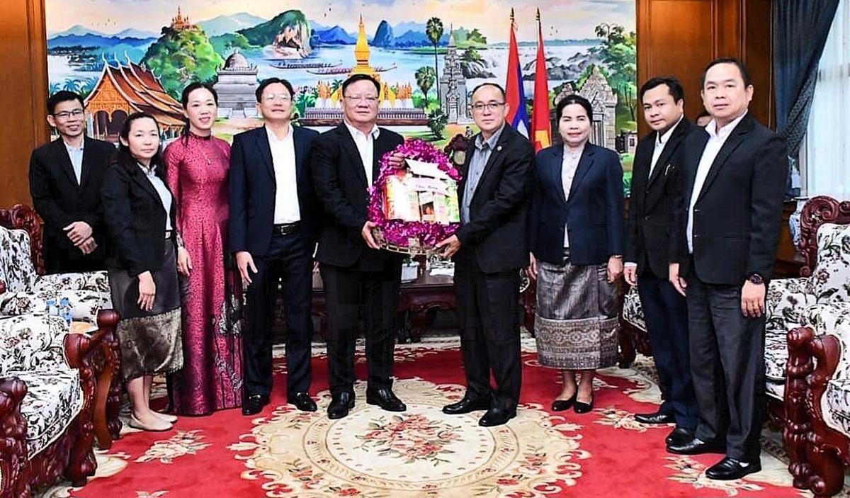 Protrade cùng với UBMTTQ Việt Nam tỉnh Bình Dương thực hiện chuyến viếng thăm tỉnh Champasak – Lào